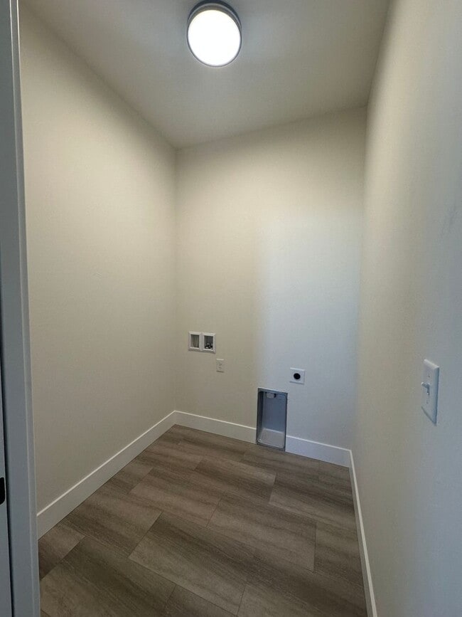 Building Photo - 507 Spaniel Ln