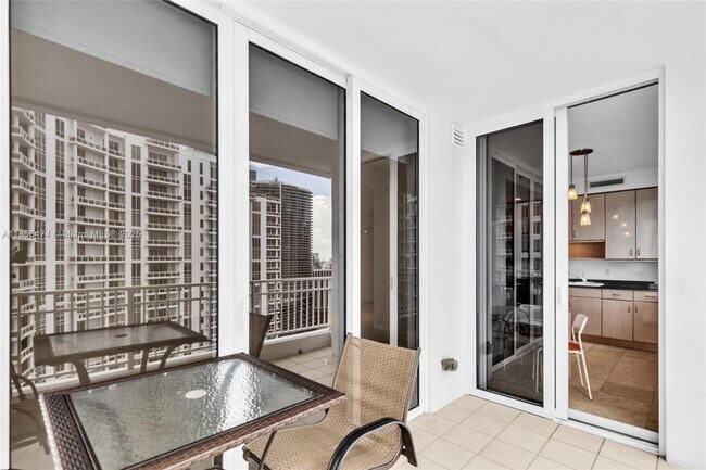 Building Photo - 801 Brickell Key Blvd