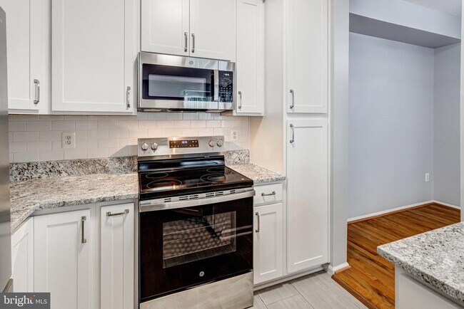 Building Photo - 8315 Sanderling Way