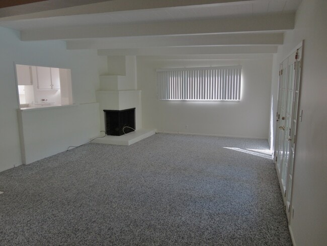 Building Photo - HAHA5