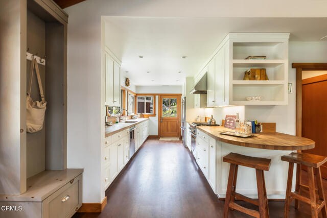 Building Photo - 4254 Chevy Chase Dr