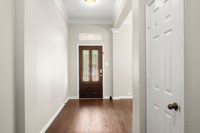 Building Photo - 14707 Oaks Crossing Ln