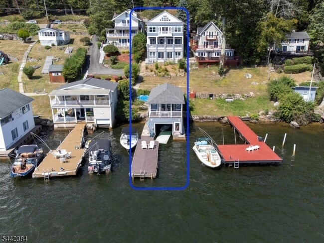 Building Photo - 307 Lakeside Blvd