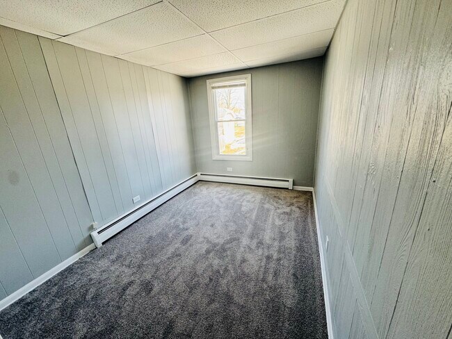 Building Photo - 42129 N 2nd Ave