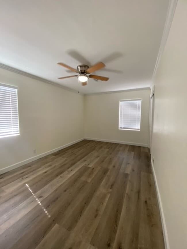 Building Photo - Charming Oleander Home