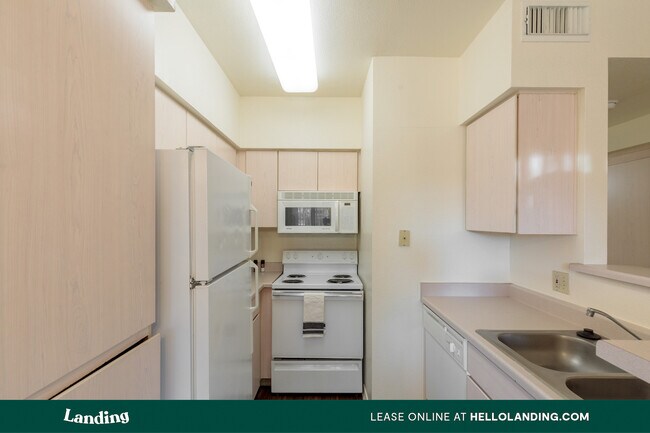 Building Photo - 1777 W Orange Grove Rd