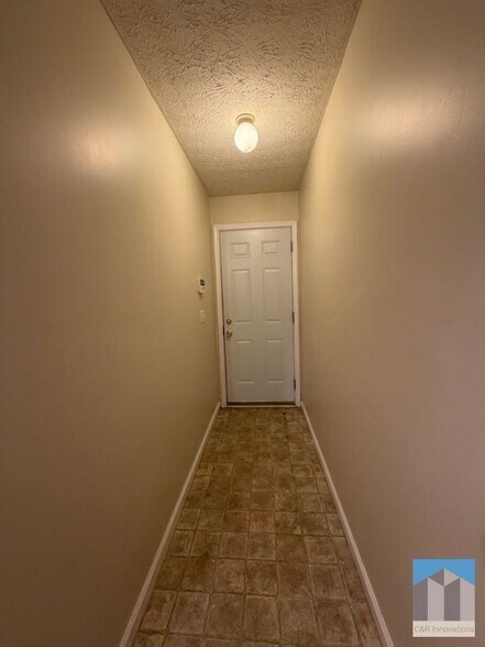 Building Photo - 5196 Tew Ln SW