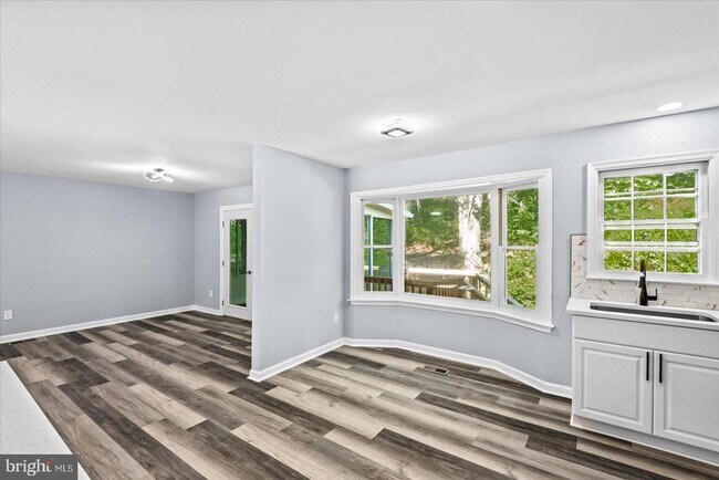 Building Photo - 2312 Harpoon Dr