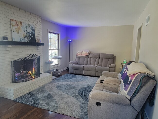 Building Photo - 9859 Connell Dr