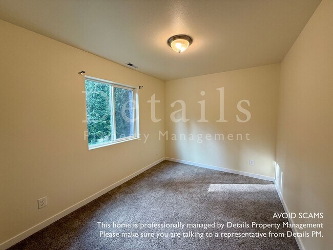 Building Photo - 3 Bedroom Port Orchard Home