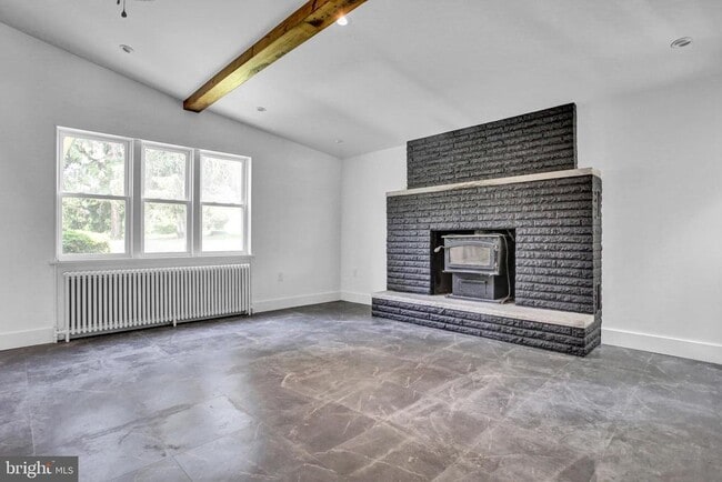Building Photo - 233 Hetrick Rd
