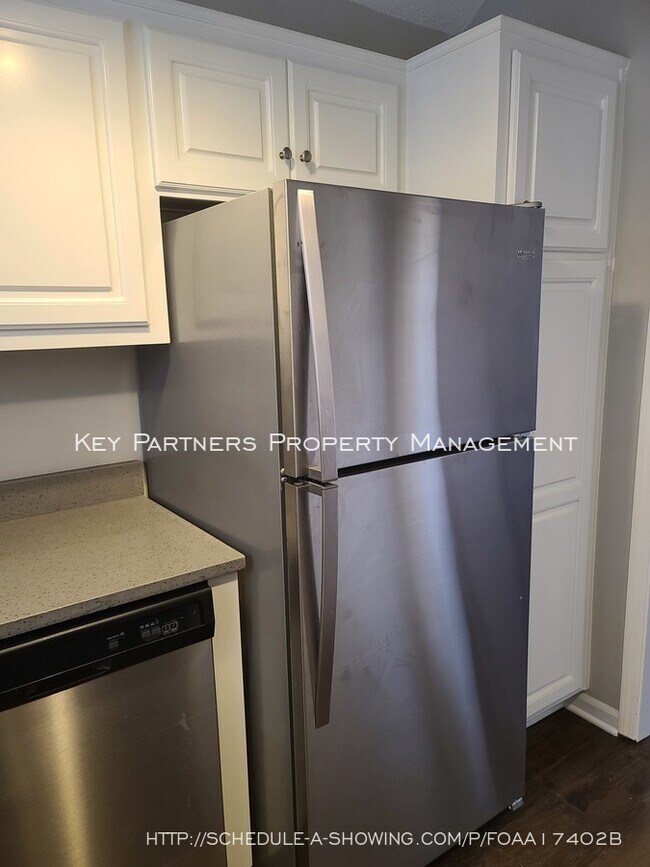 Building Photo - 6823 W 76th St - 2 Bed 2 Bath Remodel!