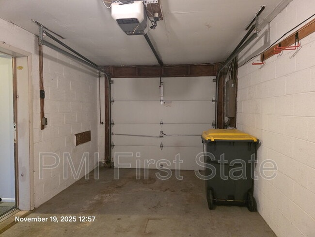 Building Photo - 104 Chadd Rd