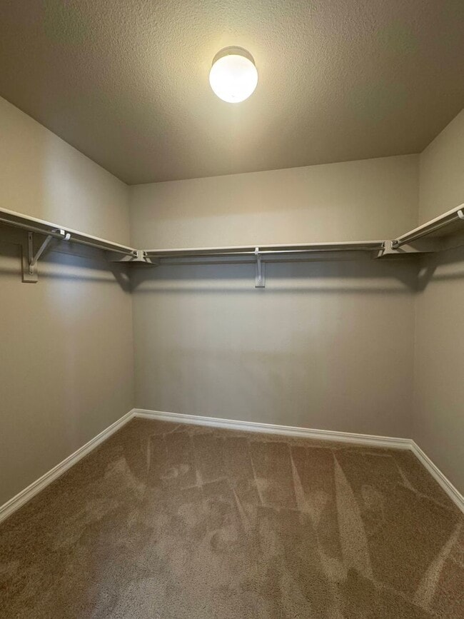 Building Photo - Newer 3 bedroom in Meadow Brook Crossing