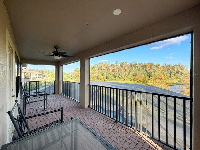 Building Photo - 10701 Laurel Vista Way