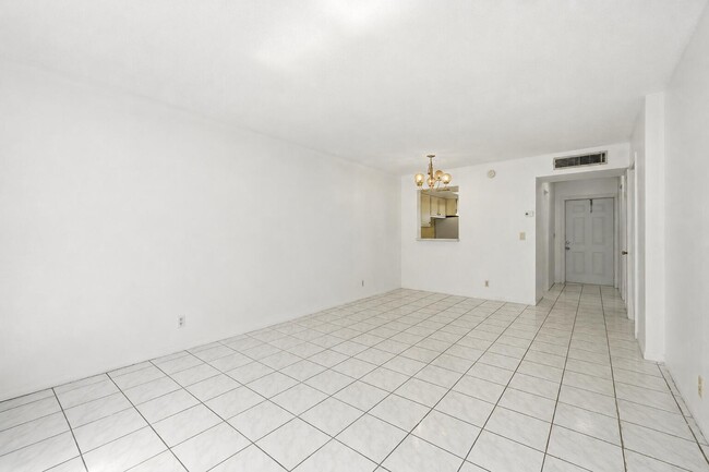 Building Photo - 1333 E Hallandale Beach Blvd