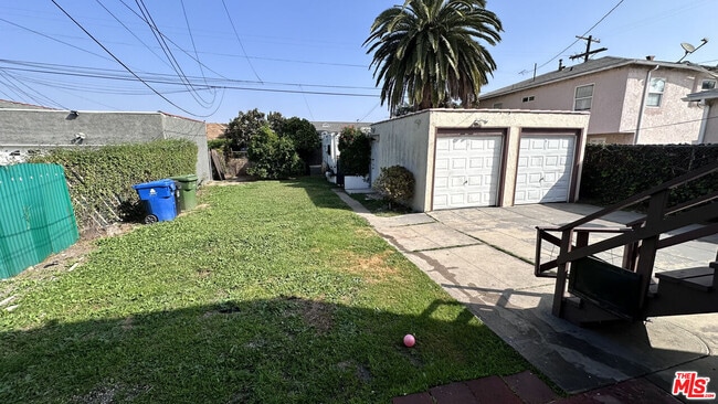 Building Photo - 1709 W 70th St