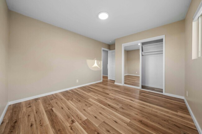 Building Photo - 2039-41 Bonita St