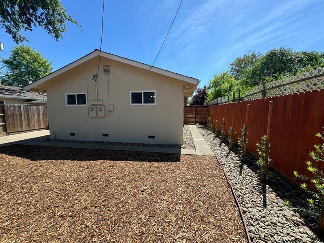 Building Photo - 1449 Gary Way