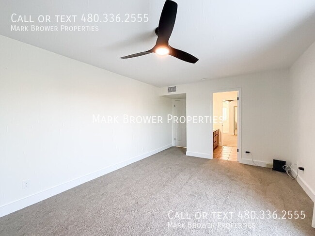 Building Photo - 228 W Royal Palm Rd