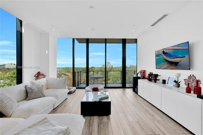 Building Photo - 3156 SW 27th Ave