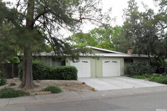 Building Photo - 539-539 Scripps Dr