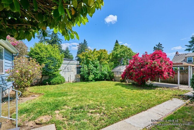 Building Photo - 3920 NE 37th Ave