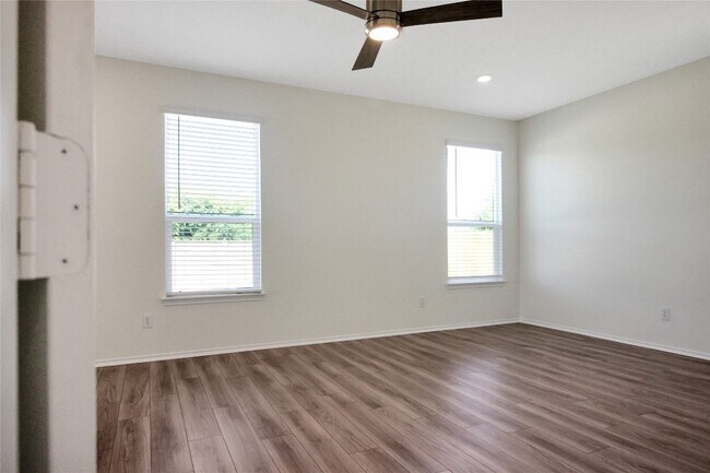 Building Photo - 101 Unforgiven Ln