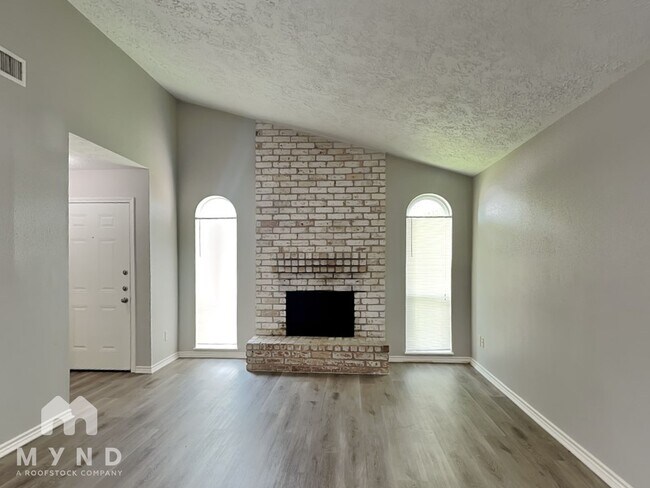 Building Photo - 12615 Enchanted Path Dr