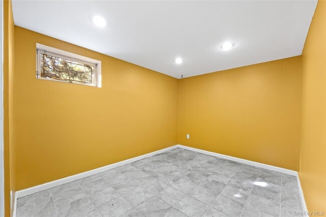 Building Photo - 2 Dale Carnegie Ct