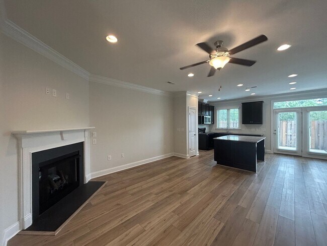 Building Photo - Like NEW Luxury 2-story townhome 2 bedrooms and 2.5 baths + Flex room + 1 car garage in High Point