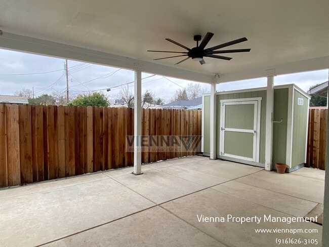 Building Photo - 5668 11th Ave