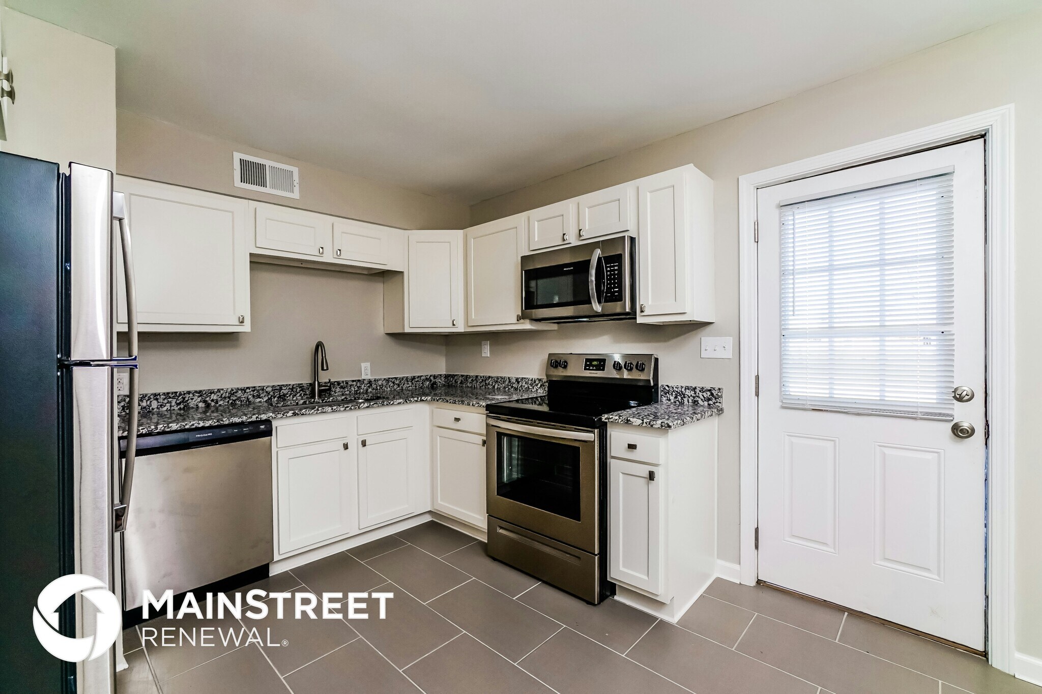 Building Photo - 6207 Red Spruce Dr