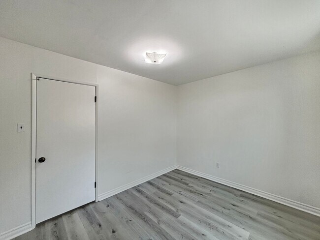 Building Photo - Beautiful 5BD/3BA House Near SDSU W/ W/D, ...