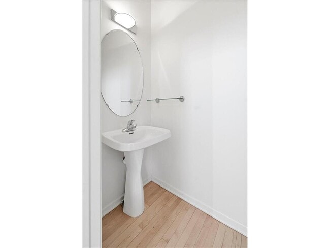 Building Photo - 325 W River Pkwy