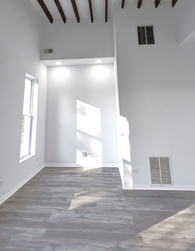 Building Photo - 3621 S Winchester Ave