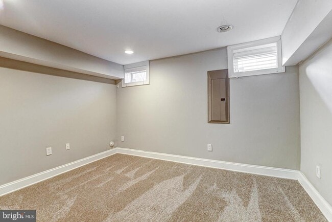 Building Photo - 505 S Lakewood Ave