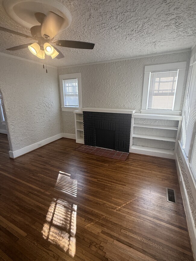 Building Photo - 729 80th Pl S