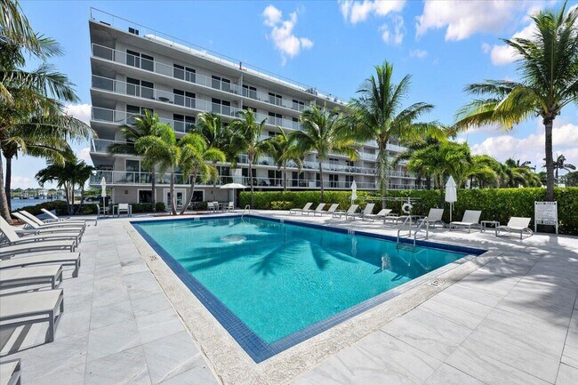 Primary Photo - 2560 S Ocean Blvd