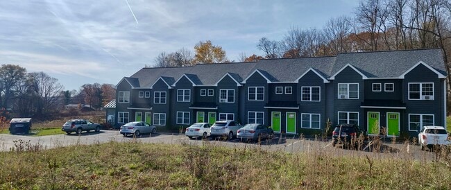 Building Photo - 117 Old Pine Hill Rd