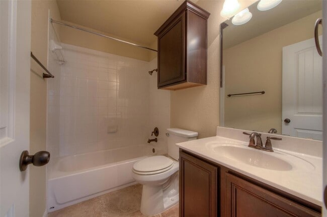Building Photo - 8608 White Ibis Dr