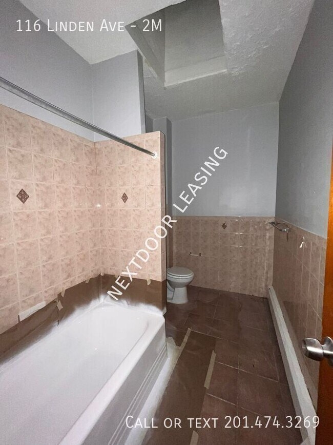 Building Photo - 116 Linden Ave