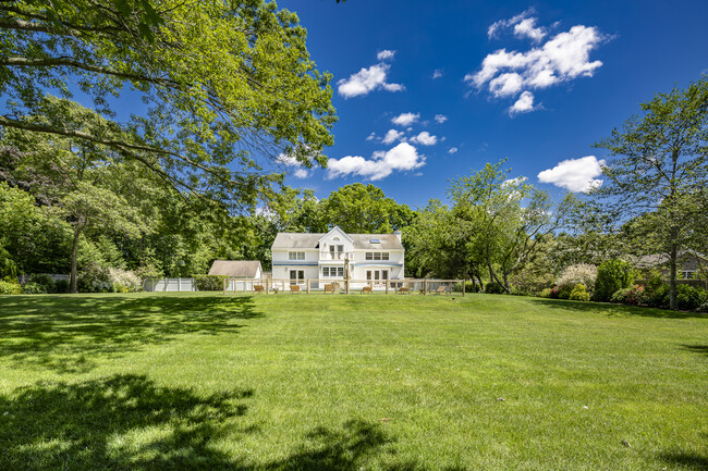Building Photo - 27 Fieldview Ln