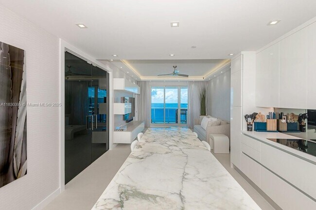 Building Photo - 2301 Collins Ave