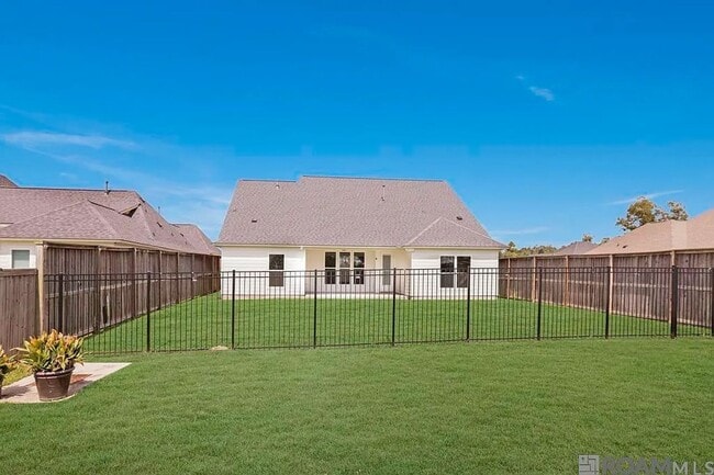 Building Photo - 4 Bedroom Home in Cheval Point Subdivision