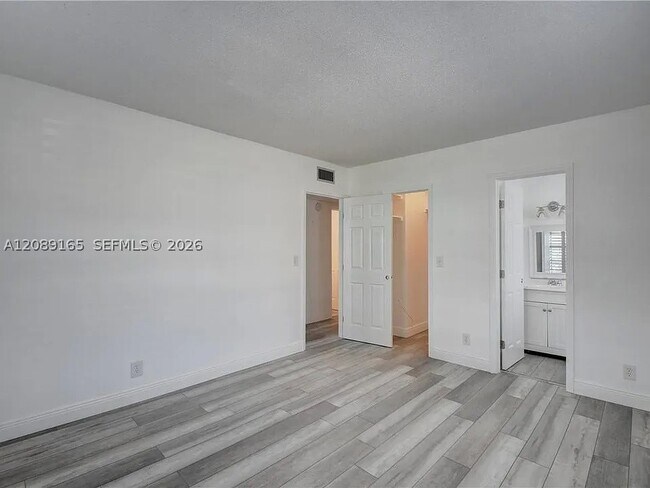 Building Photo - 2200 NE 66th St
