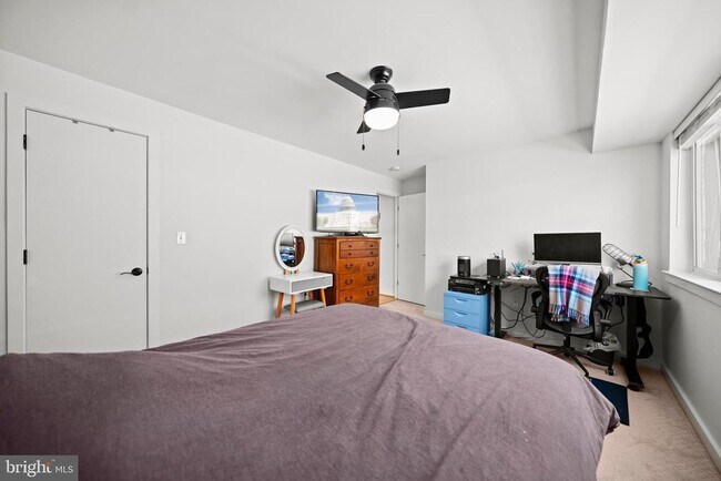 Building Photo - 1439 Chapin St NW