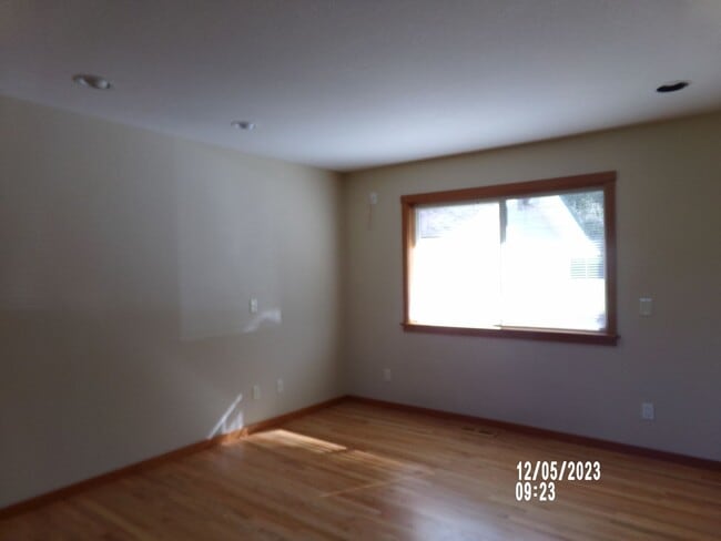 Building Photo - 3bd 2baHome Located in Montesano