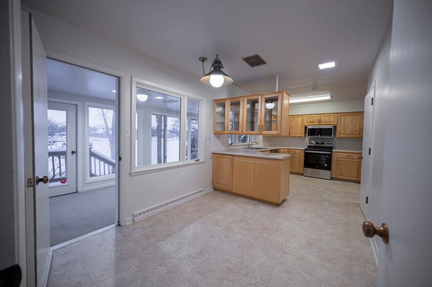 Building Photo - 1011 Third St