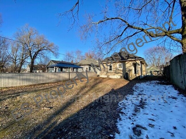 Building Photo - 44 N Oakland Ave